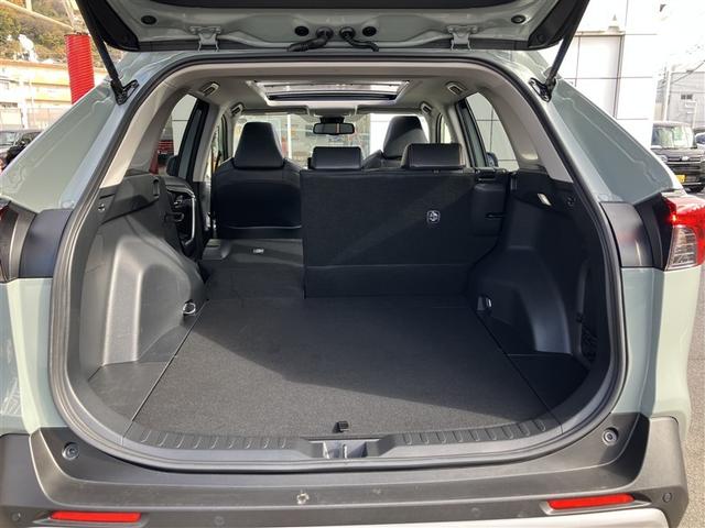 RAV4 ハイブリッドアドベンチャー サンルーフ 4WD フルセグ メモリーナビ バックカメラ 衝突被害軽減システム ETC LEDヘッドランプ ワンオーナー 記録簿(18枚目)