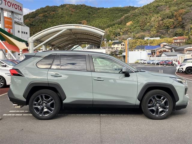 RAV4 ハイブリッドアドベンチャー サンルーフ 4WD フルセグ メモリーナビ バックカメラ 衝突被害軽減システム ETC LEDヘッドランプ ワンオーナー 記録簿(22枚目)