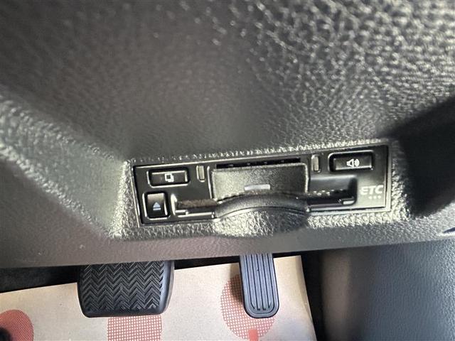 ヤリスクロス ハイブリッドＧ　フルセグ　メモリーナビ　バックカメラ　衝突被害軽減システム　ＥＴＣ　ＬＥＤヘッドランプ　ワンオーナー　記録簿（25枚目）