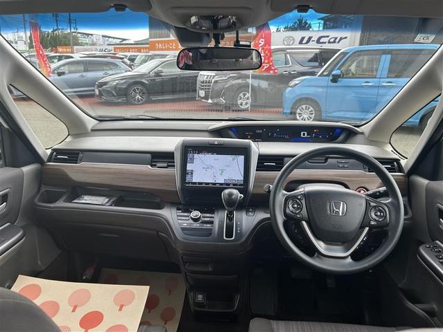 フリード G・ホンダセンシング フルセグ メモリーナビ DVD再生 バックカメラ 衝突被害軽減システム ETC 両側電動スライド LEDヘッドランプ ウオークスルー 乗車定員6人 3列シート ワンオーナー 記録簿(4枚目)