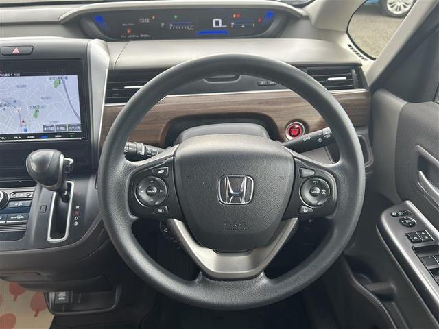 フリード G・ホンダセンシング フルセグ メモリーナビ DVD再生 バックカメラ 衝突被害軽減システム ETC 両側電動スライド LEDヘッドランプ ウオークスルー 乗車定員6人 3列シート ワンオーナー 記録簿(13枚目)