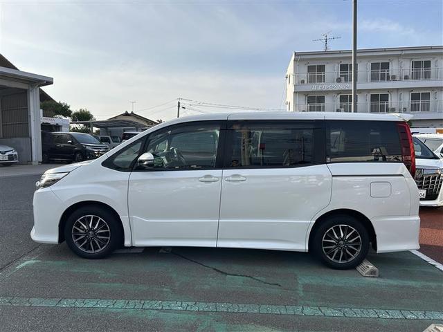 ノア Si フルセグ メモリーナビ DVD再生 後席モニター バックカメラ ETC 両側電動スライド LEDヘッドランプ ウオークスルー 乗車定員7人 3列シート ワンオーナー アイドリングストップ(2枚目)