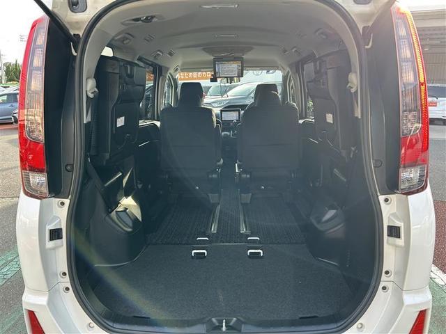 ノア Si フルセグ メモリーナビ DVD再生 後席モニター バックカメラ ETC 両側電動スライド LEDヘッドランプ ウオークスルー 乗車定員7人 3列シート ワンオーナー アイドリングストップ(8枚目)