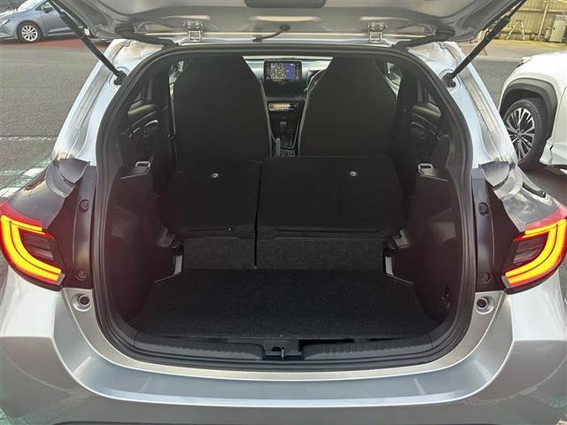 ヤリス G バックカメラ 衝突被害軽減システム ETC LEDヘッドランプ ワンオーナー 記録簿(13枚目)