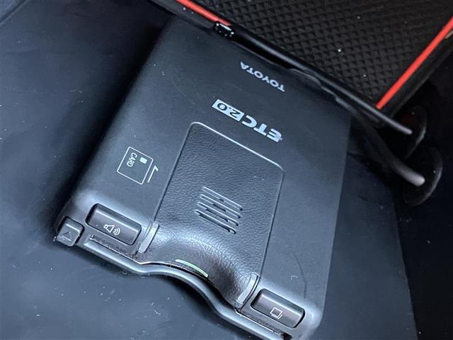 ハイラックス Ｚ　ＧＲスポーツ　４ＷＤ　メモリーナビ　バックカメラ　衝突被害軽減システム　ＥＴＣ　ＬＥＤヘッドランプ　ワンオーナー　記録簿　アイドリングストップ　ディーゼル（11枚目）