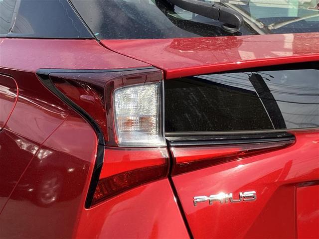 プリウス S フルセグ メモリーナビ DVD再生 バックカメラ 衝突被害軽減システム ETC LEDヘッドランプ ワンオーナー 記録簿(18枚目)