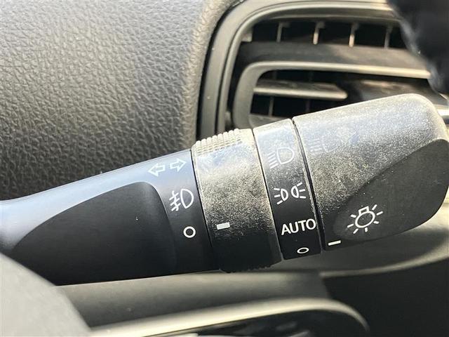 プリウス S フルセグ メモリーナビ DVD再生 バックカメラ 衝突被害軽減システム ETC LEDヘッドランプ ワンオーナー 記録簿(31枚目)