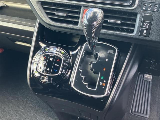 ノア Ｓｉ　Ｇ’ｓ　フルセグ　メモリーナビ　ＤＶＤ再生　衝突被害軽減システム　ＥＴＣ　電動スライドドア　ＬＥＤヘッドランプ　ウオークスルー　乗車定員７人　３列シート　ワンオーナー　記録簿　アイドリングストップ（11枚目）