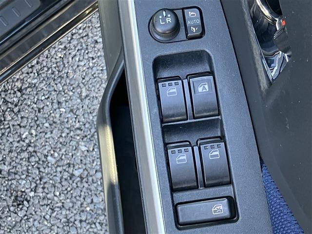 ルーミー カスタムＧ　フルセグ　メモリーナビ　ＤＶＤ再生　バックカメラ　衝突被害軽減システム　ＥＴＣ　両側電動スライド　ＬＥＤヘッドランプ　ウオークスルー　ワンオーナー　記録簿　アイドリングストップ（25枚目）