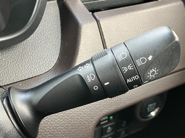 �I�[�g���C�g�����̖͂��邳�����m���Ď����Ń��C�g�̂n�m�E�n�e�e��؂�ւ��I�ׂ��ȑ����ł�����ϕ֗��ȋ@�\�ł��B���C�g�̕t���Y�������Y��h�~�ɂ��q����܂��ˁB