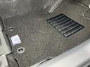 フロアマットも良好な状態です。
