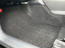 助手席のフロアマットも良好な状態です。
