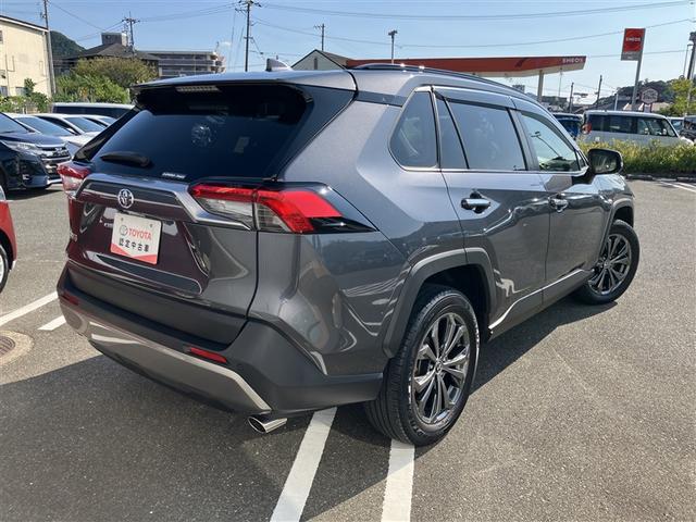 ＲＡＶ４ Ｇ　サンルーフ　４ＷＤ　フルセグ　バックカメラ　衝突被害軽減システム　ＥＴＣ　ＬＥＤヘッドランプ　ワンオーナー　記録簿（8枚目）
