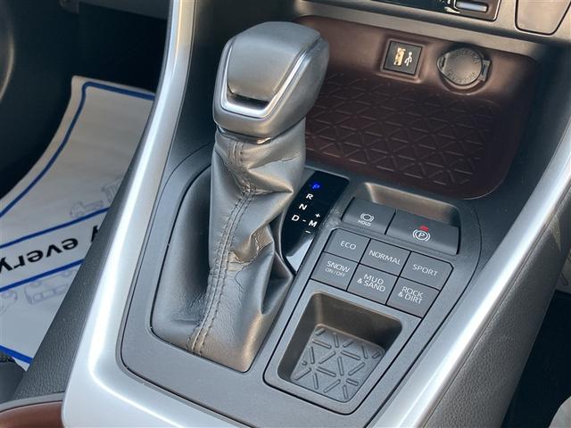 ＲＡＶ４ Ｇ　サンルーフ　４ＷＤ　フルセグ　バックカメラ　衝突被害軽減システム　ＥＴＣ　ＬＥＤヘッドランプ　ワンオーナー　記録簿（34枚目）
