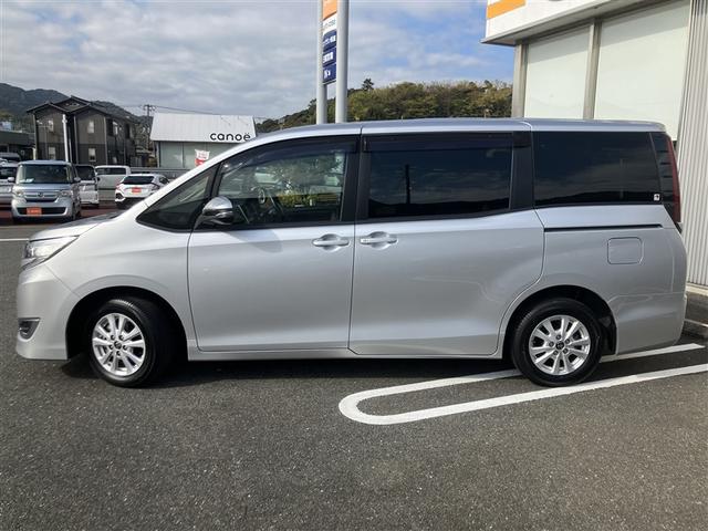 ノア ハイブリッドＧ　フルセグ　メモリーナビ　ＤＶＤ再生　バックカメラ　衝突被害軽減システム　ＥＴＣ　両側電動スライド　ＬＥＤヘッドランプ　乗車定員７人　３列シート　ワンオーナー　記録簿（5枚目）