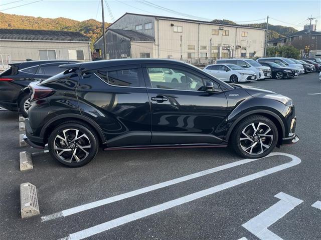 Ｃ－ＨＲ Ｇ　フルセグ　メモリーナビ　ＤＶＤ再生　バックカメラ　衝突被害軽減システム　ＥＴＣ　ＬＥＤヘッドランプ　フルエアロ　記録簿　アイドリングストップ（4枚目）