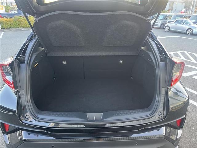 Ｃ－ＨＲ Ｇ　フルセグ　メモリーナビ　ＤＶＤ再生　バックカメラ　衝突被害軽減システム　ＥＴＣ　ＬＥＤヘッドランプ　フルエアロ　記録簿　アイドリングストップ（19枚目）