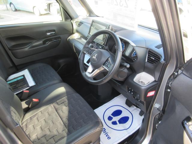 デリカミニ Ｔ　プレミアム　４ＷＤ　ターボ　フル装備　オリジナル９型純正ナビゲーション　ＤＴＶ　全方位カメラ　三菱ｅーアシスト　マイパイロット　両側電動スライドドア　ハンズフリーオートスライドドア　禁煙車　当社試乗車（11枚目）