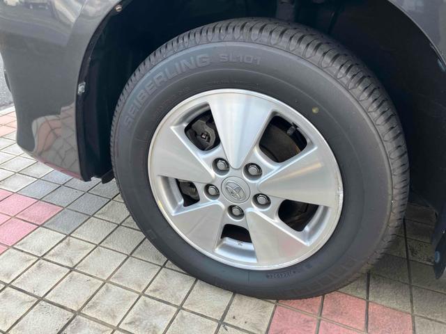 ノア Ｇ　４ＷＤ　ＥＴＣ　バックカメラ　ナビ　ＴＶ　オートクルーズコントロール　両側電動スライドドア　ＨＩＤ　スマートキー　電動格納ミラー　シートヒーター　３列シート　ウォークスルー　ＣＶＴ　アルミホイール（20枚目）