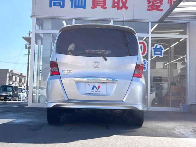 フリード Ｇ　エアロ　Ｌパッケージ　４ＷＤ　電動スライドドア　ＨＤＤナビ　バックカメラ　ＨＩＤヘッド　ＥＴＣ　オートライト　オートエアコン　純正１５インチアルミ　ＣＤ　ＤＶＤ再生（17枚目）