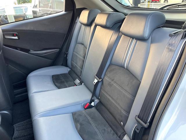 MAZDA2 15S Lパッケージ 全周囲カメラ レーダークルーズ パワーシート ドラレコ スマートキー LEDヘッド ビルトインETC オートハイビーム オートライト オートエアコン 純正15インチアルミ Bluetooth(44枚目)