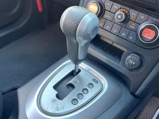 デュアリス ２０Ｇ　純正ナビ　バックカメラ　スマートキー　ＨＩＤヘッド　オートライト　デュアルエアコン　純正１７インチアルミ　Ｂｌｕｅｔｏｏｔｈ　ＣＤ　ＤＶＤ再生　地デジ（8枚目）