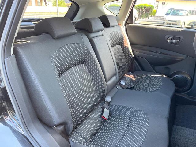 デュアリス ２０Ｇ　純正ナビ　バックカメラ　スマートキー　ＨＩＤヘッド　オートライト　デュアルエアコン　純正１７インチアルミ　Ｂｌｕｅｔｏｏｔｈ　ＣＤ　ＤＶＤ再生　地デジ（10枚目）