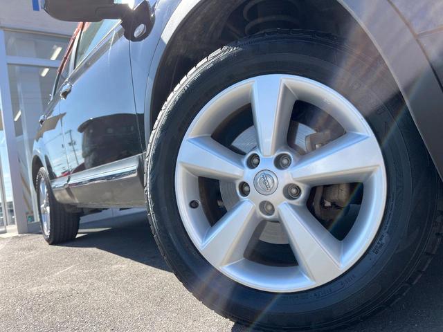 デュアリス ２０Ｇ　純正ナビ　バックカメラ　スマートキー　ＨＩＤヘッド　オートライト　デュアルエアコン　純正１７インチアルミ　Ｂｌｕｅｔｏｏｔｈ　ＣＤ　ＤＶＤ再生　地デジ（17枚目）