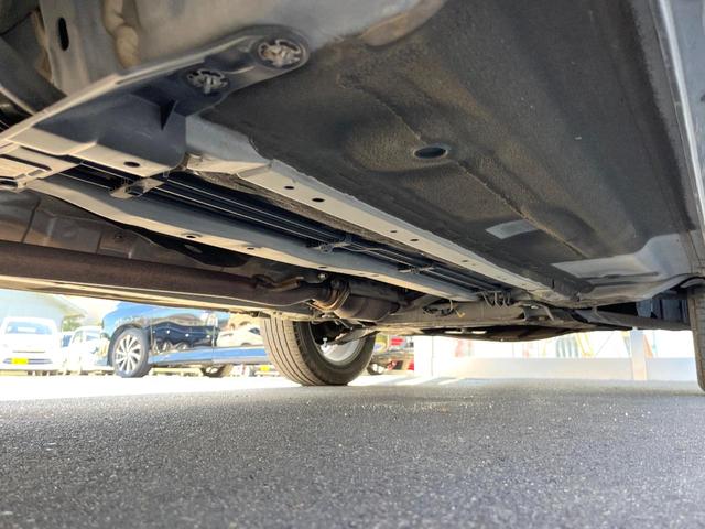 デュアリス ２０Ｇ　純正ナビ　バックカメラ　スマートキー　ＨＩＤヘッド　オートライト　デュアルエアコン　純正１７インチアルミ　Ｂｌｕｅｔｏｏｔｈ　ＣＤ　ＤＶＤ再生　地デジ（20枚目）