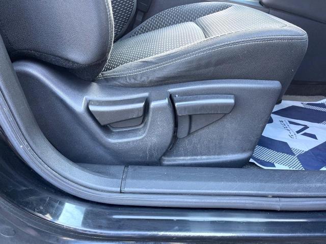 デュアリス ２０Ｇ　純正ナビ　バックカメラ　スマートキー　ＨＩＤヘッド　オートライト　デュアルエアコン　純正１７インチアルミ　Ｂｌｕｅｔｏｏｔｈ　ＣＤ　ＤＶＤ再生　地デジ（44枚目）