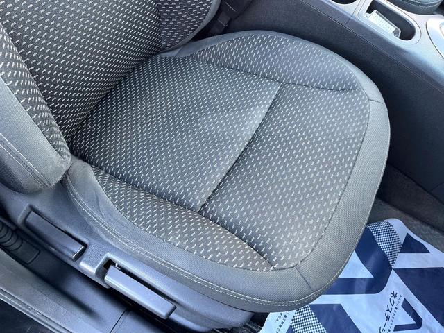 デュアリス ２０Ｇ　純正ナビ　バックカメラ　スマートキー　ＨＩＤヘッド　オートライト　デュアルエアコン　純正１７インチアルミ　Ｂｌｕｅｔｏｏｔｈ　ＣＤ　ＤＶＤ再生　地デジ（45枚目）