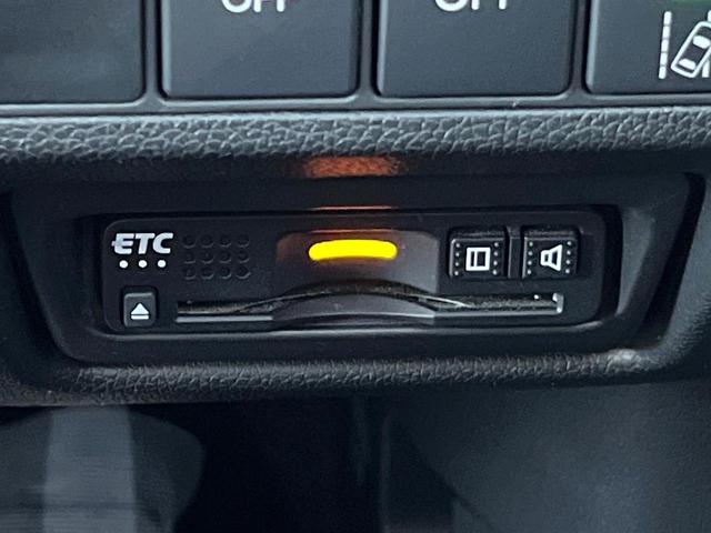 ステップワゴンスパーダ スパーダハイブリッド G・EX ホンダセンシング 両側電動ドア 純正SDナビ 全周囲カメラ 衝突被害軽減システム レーダークルーズ ハーフレザーシート スマートキー LEDヘッド ビルトインETC オートライト デュアルエアコン(5枚目)