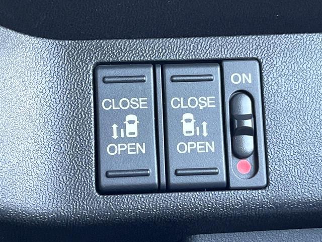 ステップワゴンスパーダ スパーダハイブリッド G・EX ホンダセンシング 両側電動ドア 純正SDナビ 全周囲カメラ 衝突被害軽減システム レーダークルーズ ハーフレザーシート スマートキー LEDヘッド ビルトインETC オートライト デュアルエアコン(6枚目)