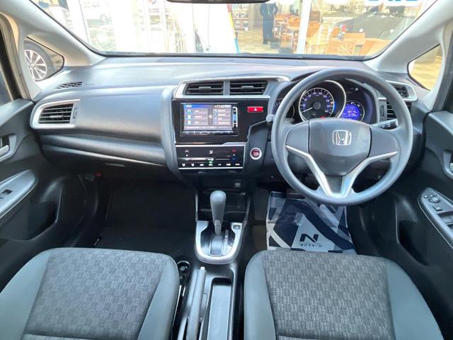 フィット １３Ｇ・Ｆパッケージ　純正ナビ　スマートキー　ビルトインＥＴＣ　オートエアコン　Ｂｌｕｅｔｏｏｔｈ　ＤＶＤ再生　フルセグ（2枚目）