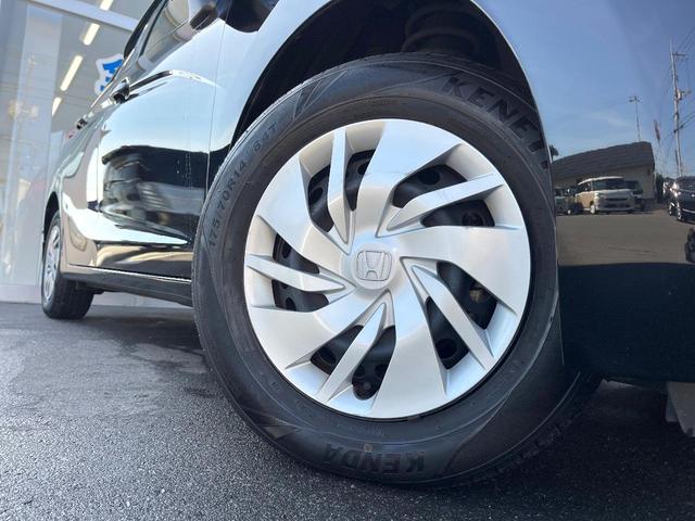 フィット １３Ｇ・Ｆパッケージ　純正ナビ　スマートキー　ビルトインＥＴＣ　オートエアコン　Ｂｌｕｅｔｏｏｔｈ　ＤＶＤ再生　フルセグ（12枚目）