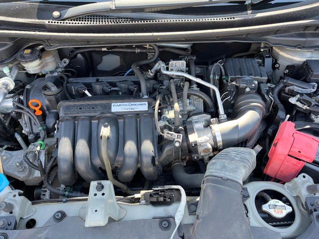 フィット １３Ｇ・Ｆパッケージ　純正ナビ　スマートキー　ビルトインＥＴＣ　オートエアコン　Ｂｌｕｅｔｏｏｔｈ　ＤＶＤ再生　フルセグ（17枚目）