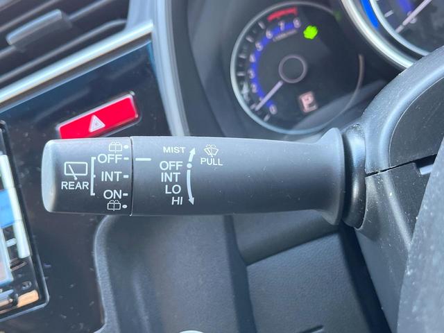 フィット １３Ｇ・Ｆパッケージ　純正ナビ　スマートキー　ビルトインＥＴＣ　オートエアコン　Ｂｌｕｅｔｏｏｔｈ　ＤＶＤ再生　フルセグ（32枚目）