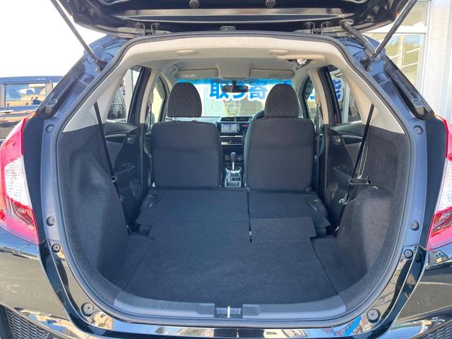 フィット １３Ｇ・Ｆパッケージ　純正ナビ　スマートキー　ビルトインＥＴＣ　オートエアコン　Ｂｌｕｅｔｏｏｔｈ　ＤＶＤ再生　フルセグ（37枚目）