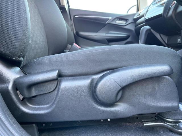 フィット １３Ｇ・Ｆパッケージ　純正ナビ　スマートキー　ビルトインＥＴＣ　オートエアコン　Ｂｌｕｅｔｏｏｔｈ　ＤＶＤ再生　フルセグ（48枚目）