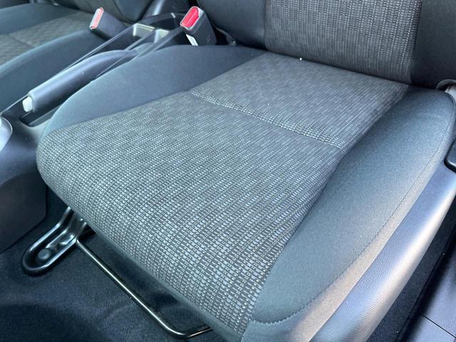 フィット １３Ｇ・Ｆパッケージ　純正ナビ　スマートキー　ビルトインＥＴＣ　オートエアコン　Ｂｌｕｅｔｏｏｔｈ　ＤＶＤ再生　フルセグ（50枚目）