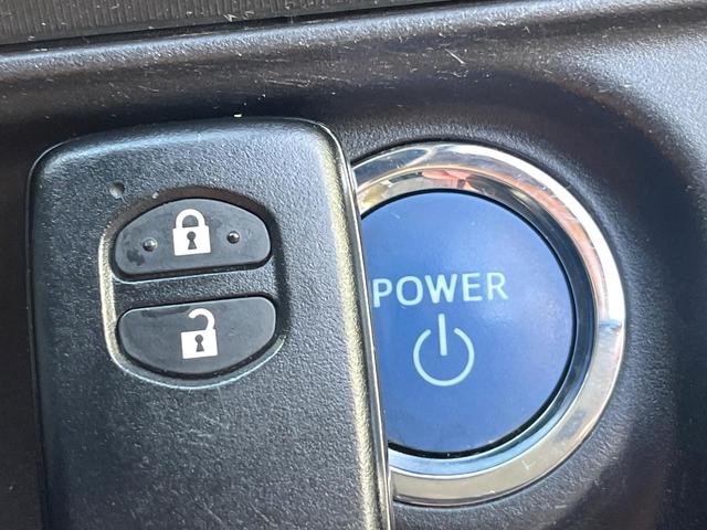 アクア Ｇ　純正ナビ　バックカメラ　スマートキー　ビルトインＥＴＣ　クルコン　オートライト　オートエアコン　ＣＤ　ＤＶＤ再生　地デジ（7枚目）