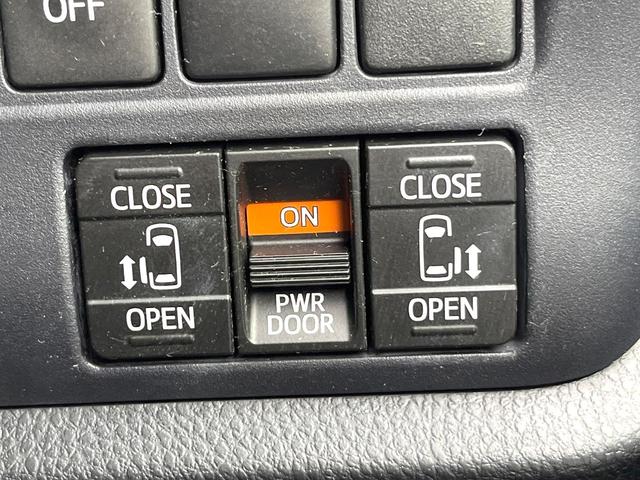 ヴォクシー ZS 煌 エアロ 両側電動ドア SDナビ 後席モニター バックカメラ スマートキー LEDヘッド ビルトインETC オートライト デュアルエアコン リアエアコン Bluetooth CD DVD再生 フルセグ(6枚目)