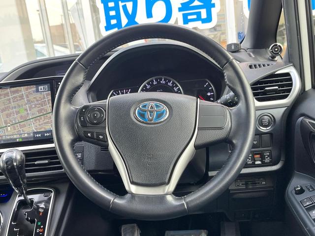 ヴォクシー ZS 煌 エアロ 両側電動ドア SDナビ 後席モニター バックカメラ スマートキー LEDヘッド ビルトインETC オートライト デュアルエアコン リアエアコン Bluetooth CD DVD再生 フルセグ(9枚目)