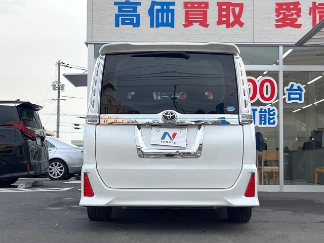 ヴォクシー ZS 煌 エアロ 両側電動ドア SDナビ 後席モニター バックカメラ スマートキー LEDヘッド ビルトインETC オートライト デュアルエアコン リアエアコン Bluetooth CD DVD再生 フルセグ(17枚目)