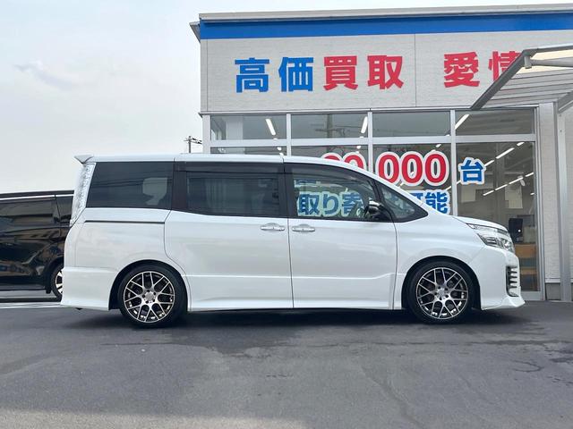 ヴォクシー ZS 煌 エアロ 両側電動ドア SDナビ 後席モニター バックカメラ スマートキー LEDヘッド ビルトインETC オートライト デュアルエアコン リアエアコン Bluetooth CD DVD再生 フルセグ(22枚目)