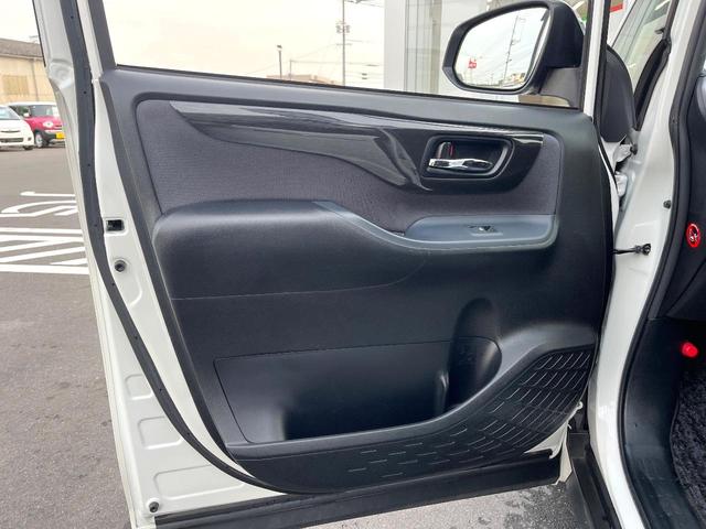 ヴォクシー ZS 煌 エアロ 両側電動ドア SDナビ 後席モニター バックカメラ スマートキー LEDヘッド ビルトインETC オートライト デュアルエアコン リアエアコン Bluetooth CD DVD再生 フルセグ(35枚目)