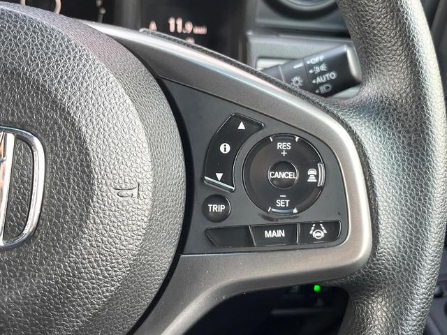 【アダプティブクルーズコントロール】高速道路での長距離走行が楽に！！自動で速度を保つクルーズコントロールが、衝突軽減システムと連携し、前方の車両を感知して車間を保つように速度調節してくれます！！