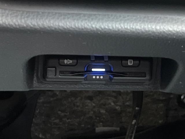 【ＥＴＣ】高速道路の料金所をストレスなく通過！話題のスポットやサービスエリアに多い「スマートＩＣ」利用時は必須のアイテムです。当店でセットアップを実施、ご納車当日からすぐにご利用いただけます！