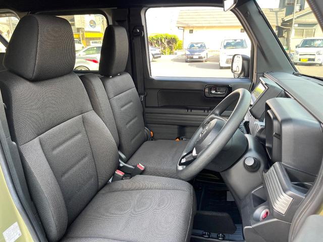 運転席シート廻りは使用感も少なく、良好な状態となっています。丁寧に使われていたことがよくわかりますね。