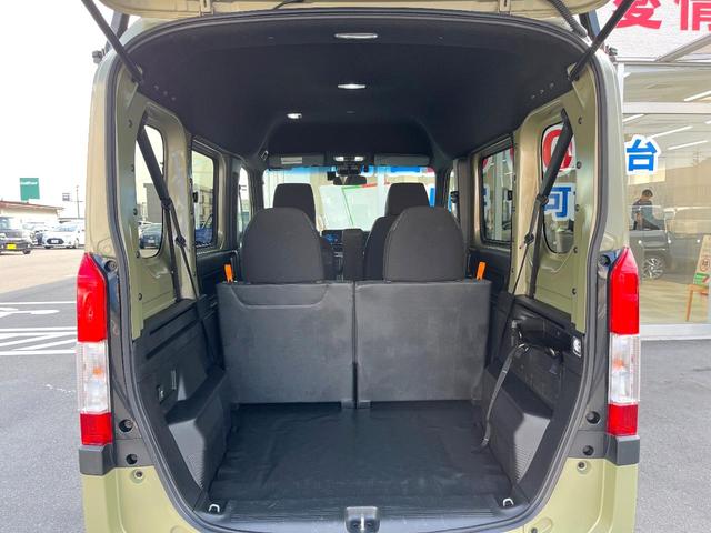 普段のお買い物や通勤、送迎等に十分な荷室スペースを確保しております。セカンドシートを倒すと、大きな荷物の積載も可能です♪